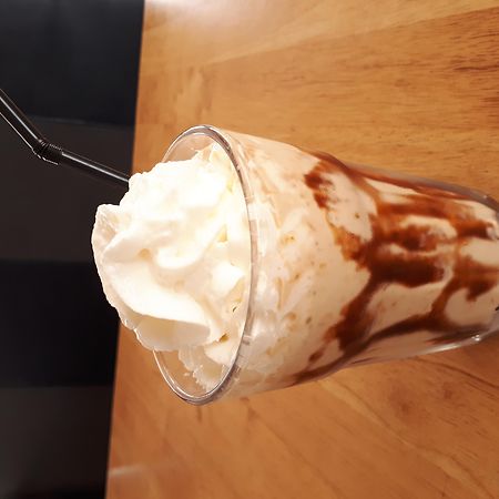 Zenith Hotel Kuantan Kültér fotó A chocolate milkshake