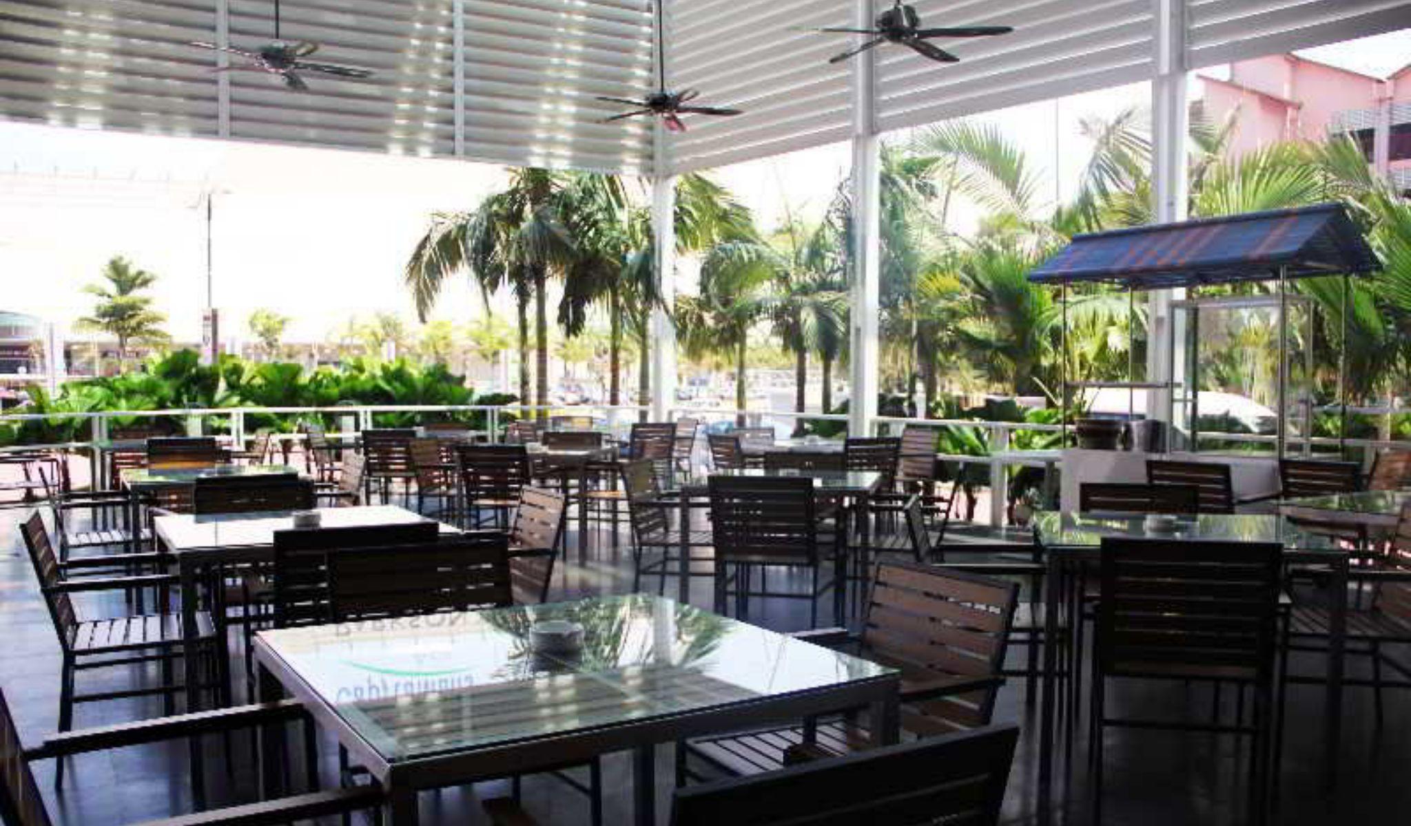 Zenith Hotel Kuantan Kültér fotó The interior of the restaurant