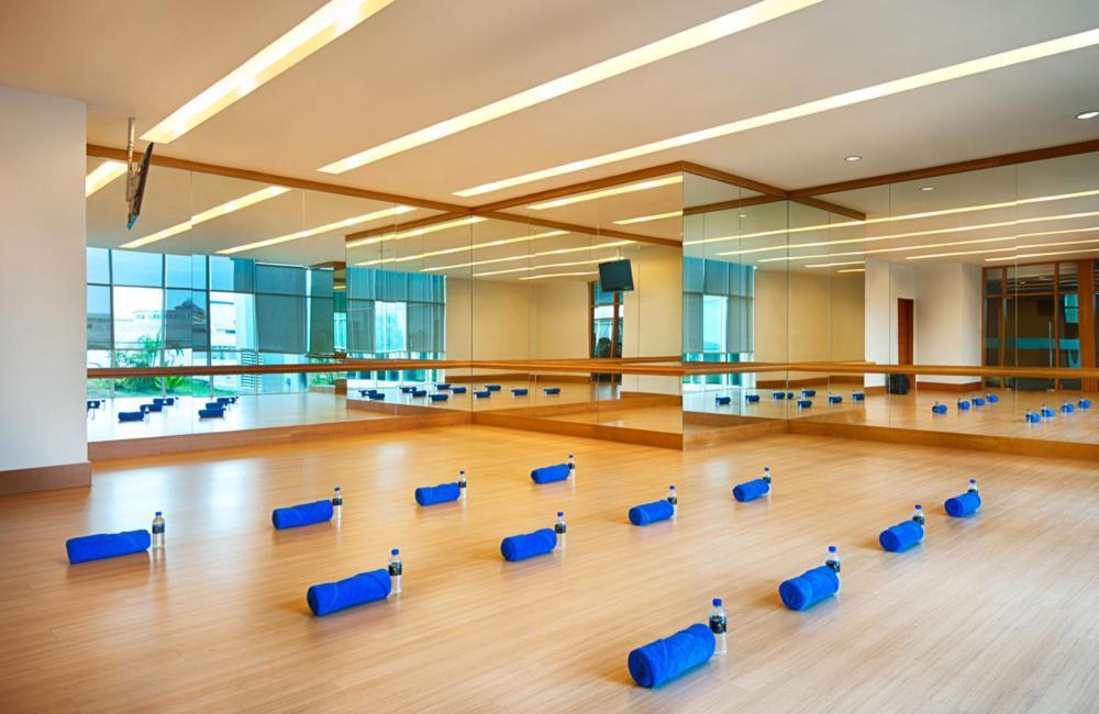Zenith Hotel Kuantan Kültér fotó The Yoga Studio