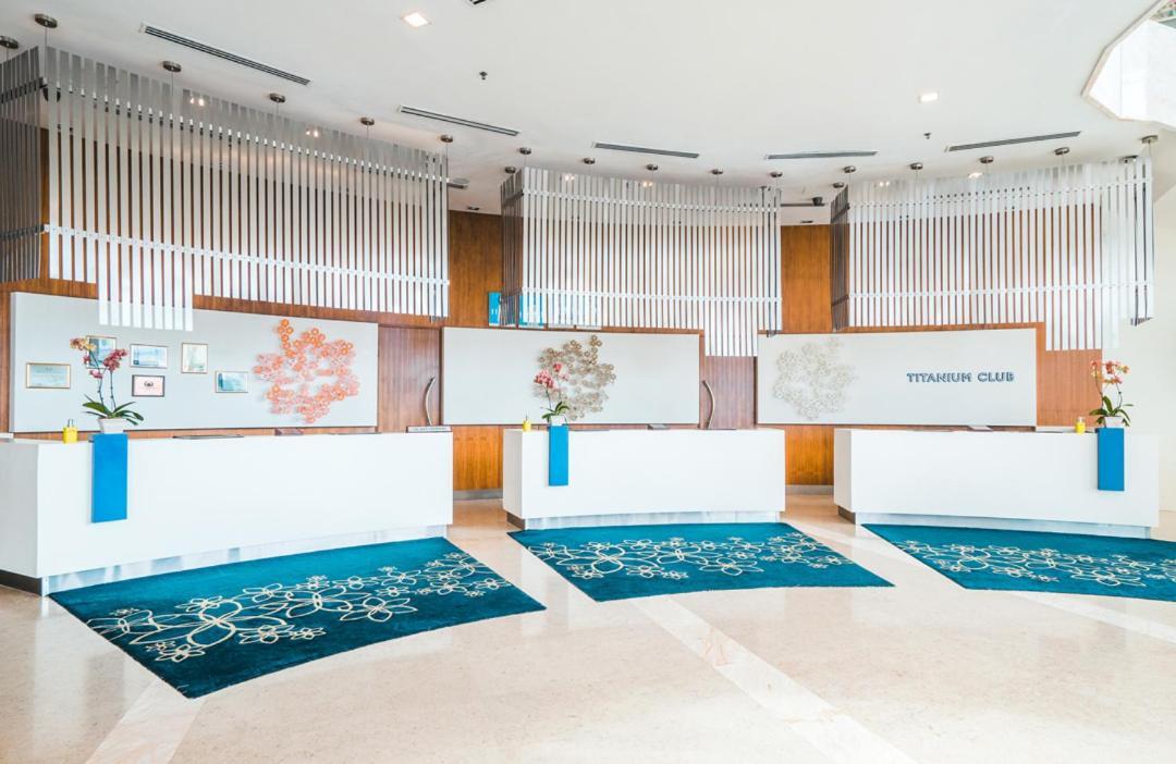 Zenith Hotel Kuantan Kültér fotó Reception at the hospital